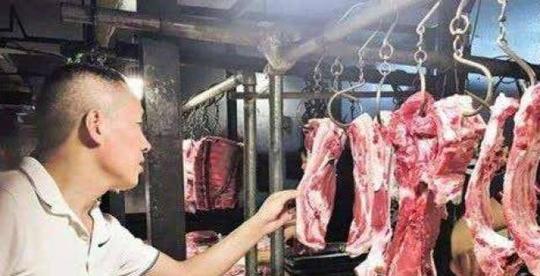 吉林冷血屠夫，因肉摊生意好遭人欺负，一怒之下，连增12缕亡魂