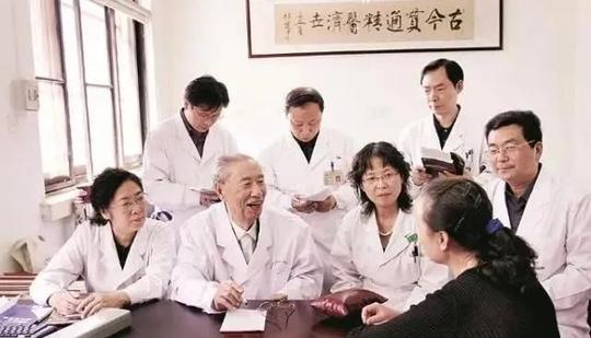 执业|有执业医师证，开诊所还是在医院坐诊?该怎么选?谨记这样的原则