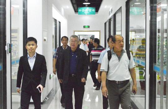 台湾农粮署署长李苍郎一行莅临跨境联盟创业基地两岸