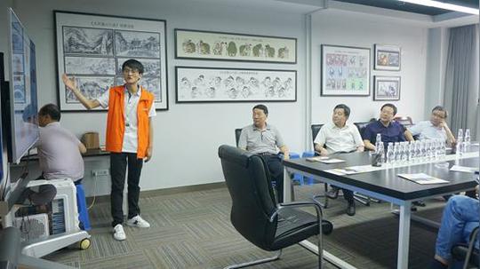 省残疾人创业孵化基地在西安鸿鹰揭牌
