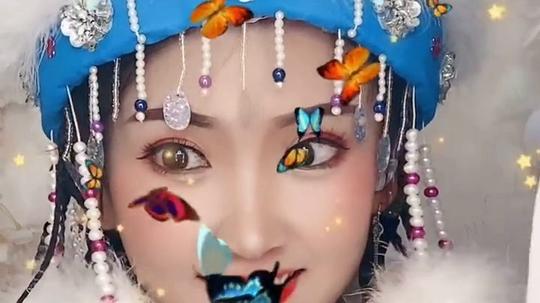 当年琼瑶阿姨为香妃花几百万的蝴蝶特效，现在在抖音上就可以用了，太美了吧