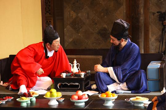 众位老戏骨现场“飙戏”范明张晨光还原《韩熙载夜宴图》