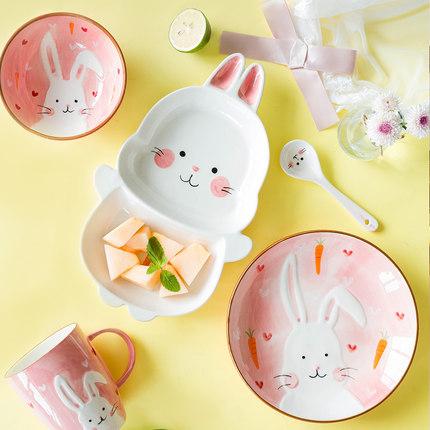 为婴幼儿准备的餐具不应什么