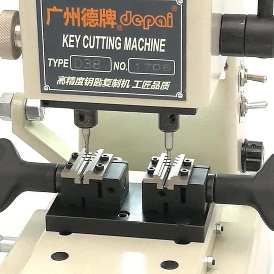 包邮/拆卸全新德牌d38a立式钥匙机/钨钢刀/4层加硬易广州夹具