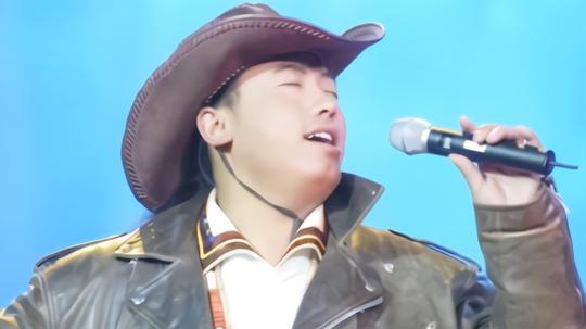 扎西尼玛演唱《向往神鹰》深情感人,特有的豪迈之情