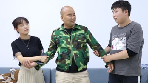 自制剧:老板大哥回农村看弟妹，穿着普通，把弟弟妹妹心疼坏了