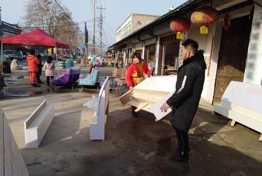 农村小伙家具行业打拼20年靠两种不起眼物品年前一月挣十万