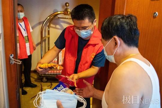 滞留张家界的外地游客:有人网络办公忙生意有人就地成为志愿者
