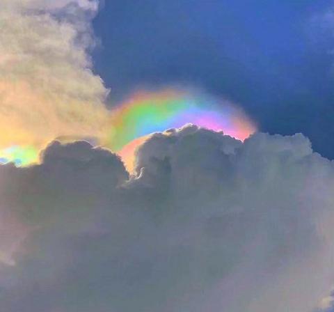 还在用土俗的背景图？“天空背景图”以上线，张张治愈你的玻璃心
