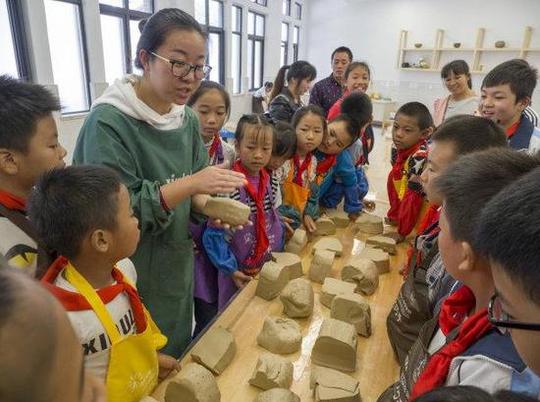 回乡就业创业人员增多浙江留守儿童数量减少3.38万