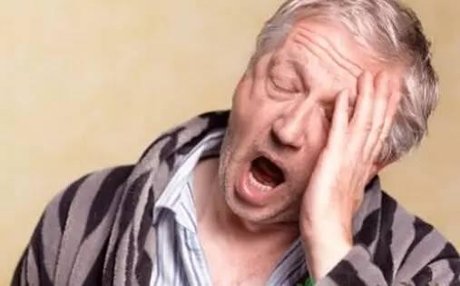 宝宝白天睡太多所以晚上不睡吗