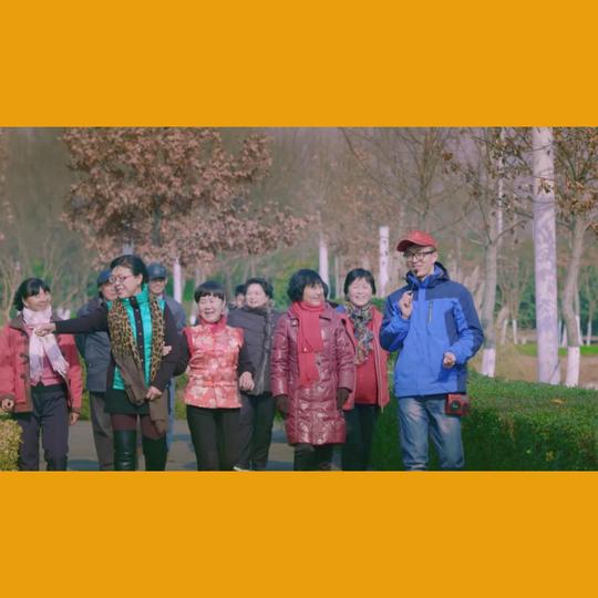 幸福家庭快乐生活老年人社区老人休闲娱乐活动高清实拍视频素材