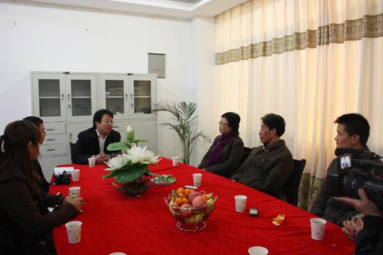 11月18日,我院院长助理李莉,创业学院常务副院长张京鹏应邀前往商洛