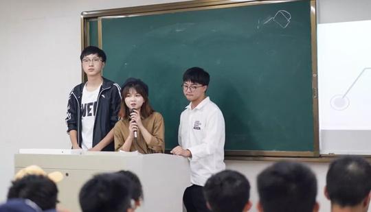 教育正文就业创业部门负责院里同学们的考研,出国,就业的信息收集