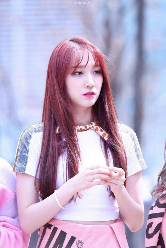 人女子偶像团体,成员包括娜荣,roa,yuha,恩宇,rena,洁琼,yehana,成妍
