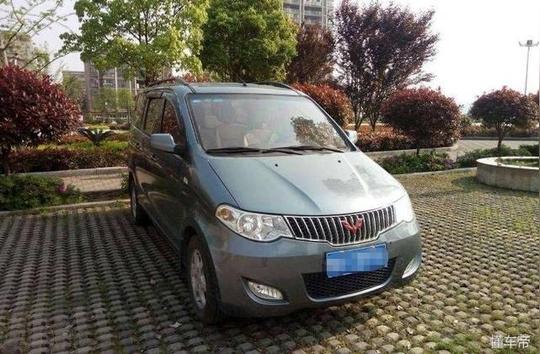 车迷分享滴滴打车经历,半夜开来法拉利,豪车只接女乘客?