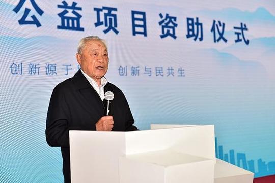 美食创业燕女郎中国扶贫基金会会长段应碧提到:"公益及社会创新的