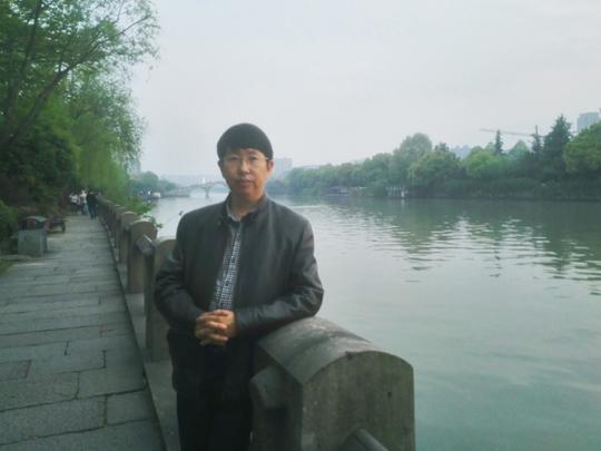 红石梁创业学院的吴俊杰老师说,"企业+学校"的实践,是大学的"第二课堂