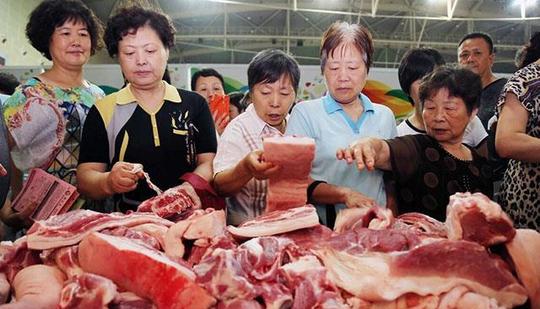 猪肉下跌被“叫停”?养殖户不赚钱，价格跌破成本会有啥变化?