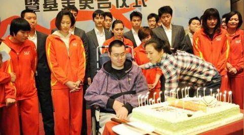 汤淼1举动引争议!为不拖累周苏红主动离婚，如今却又想找人再婚