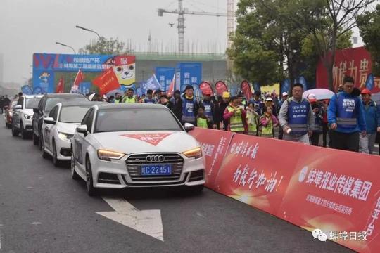 蚌埠日报社新媒体中心记者进行全程视频跟拍,制作