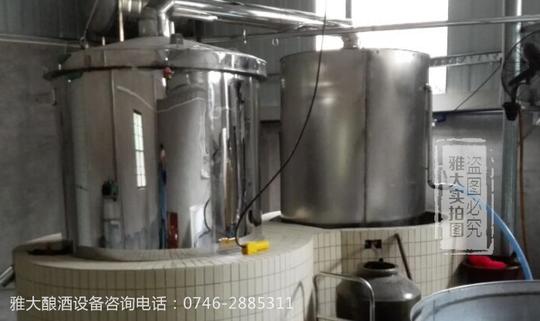 设备将父亲的酿酒坊发扬光大当地年轻人都出去打工赚钱,农村有很多