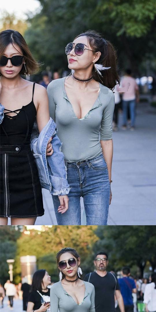街拍：三里屯性感美女时尚穿搭，火辣身材引路人围观