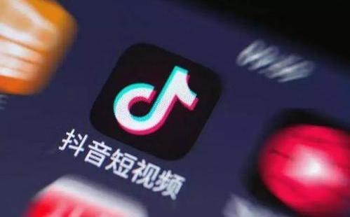 抖音中制作出视频滚动文字的具体操作方法