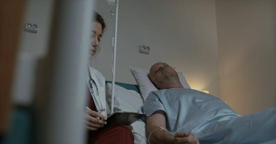 医院的男人生病4k高清cc0视频素材