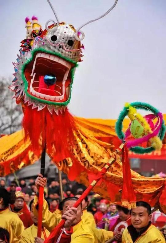 索道下站听歌识曲&成语接龙,炉馍,炒土馍,五毒饼等王屋山土特产现场