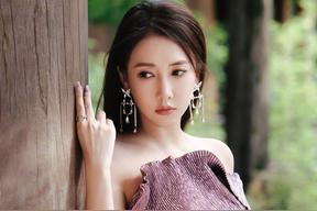 弦子的成名作品有哪些（弦子是靠什么火的）