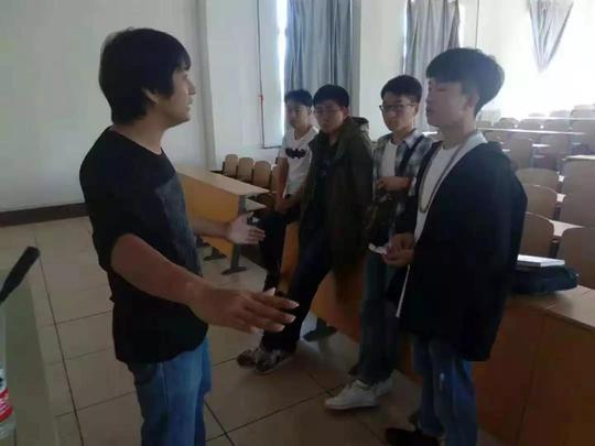 推进创新创业教育校企双师组合教学进课堂
