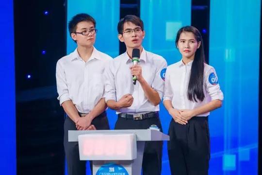 牛在校大学生吃个外卖就做出一个年产值300万的创业公司