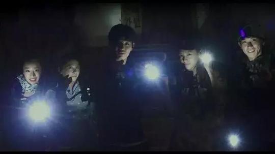 爱她,就带她看这部爆款鬼片
