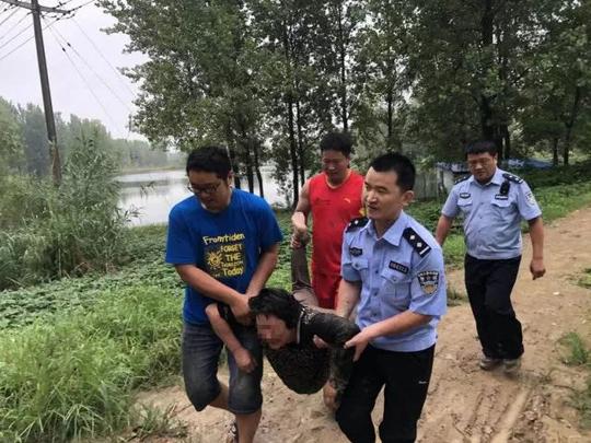 社会正文"在临泉县霞光老年公寓河边有一中年妇女跳河自杀.