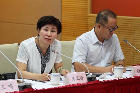 "小马创业村"创始人马俊杰汇报虹口双创实践情况