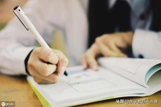 中高考万能作文素材:10位杰出人物的22则满分素材(建议收藏)