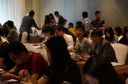 "创业五式"与辣妈帮市场副总裁杨俐的"营销加减乘除法"也为开发