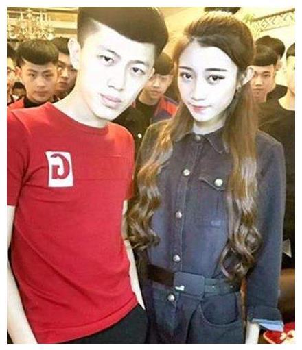 18岁少女因社会摇被判8年，快手一姐小伊伊还在传播，简直讽刺