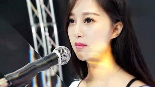 女声翻唱那英默声音甜美非常入味和走心