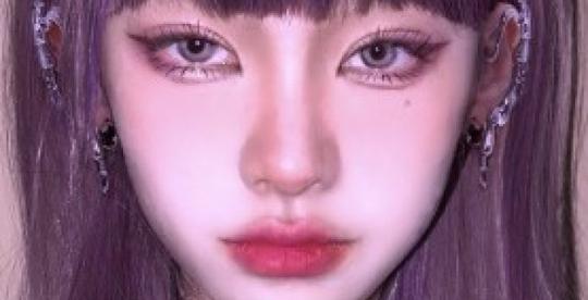 网红西红柿再化白秀珠仿妆，p图太猛被吐槽每张都p得不一样:左右眼翻车了