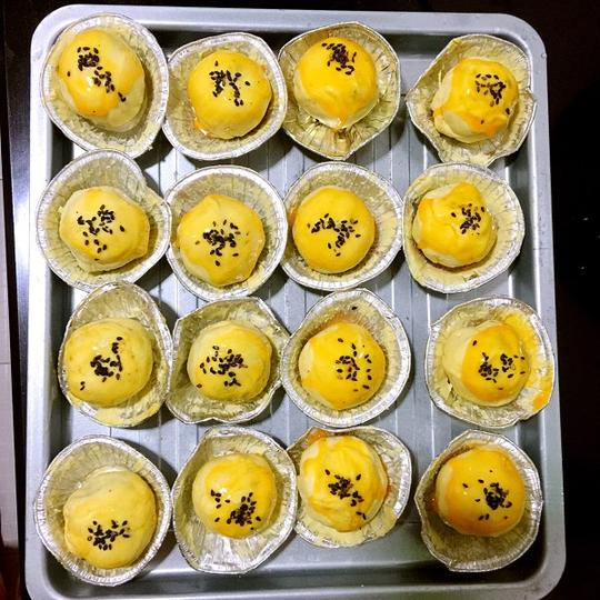 甜品蛋挞皮变身蛋黄酥郎骑竹马来做的蛋挞皮变身蛋黄酥