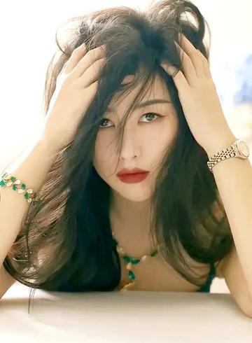 朱珠最惊艳的三张全身照片