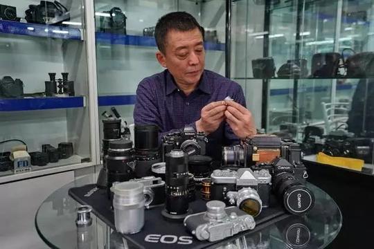 他八年五十次跑韩国淘生计养家,萨德后果断不再去,说不能同国家逆行