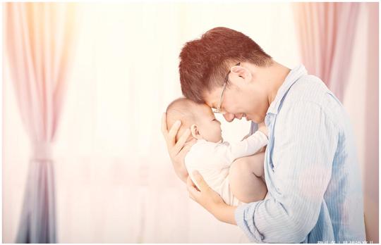 拍嗝拍不好影响宝宝睡眠，什么才是真正有效法，宝妈速速来学