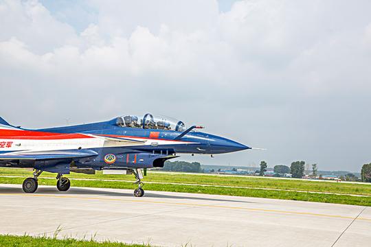 飞机航空表演_图片大全—全景创意图库（quanjing.com）中国领先的正版图片视频素材网站