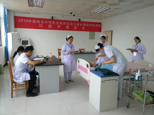 比赛项目为单人徒手成人心肺复苏术,口腔护理技术.