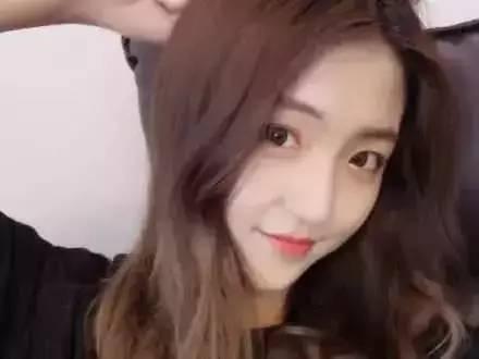 火的一塌糊涂,相信经常玩抖音的人,应该都知道吧,当时这条视频就播放
