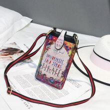 装手机的小包包2021韩版新款潮夏天可爱斜挎包少女迷你卡通手机包学生零钱散步包英文乐园