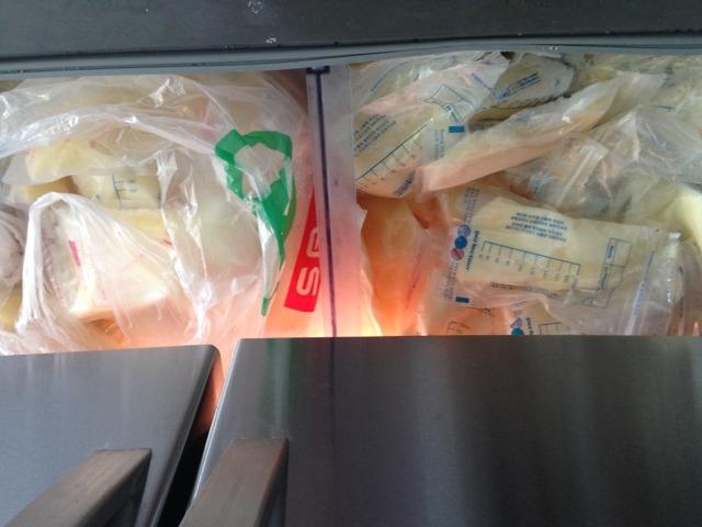 哺乳期妈妈经常堵奶怎么回事